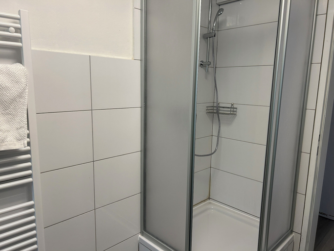 Bathroom 2, FarawayHomes Studios Schwertberg, Perg