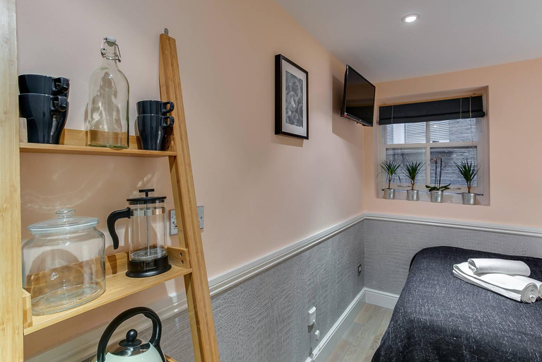 Bathroom 3, GuestReady Essential- Cozy Corner near Shoreditch, London