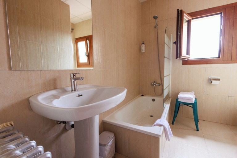 Bathroom 4, HOTEL BON REPOS, Lleida