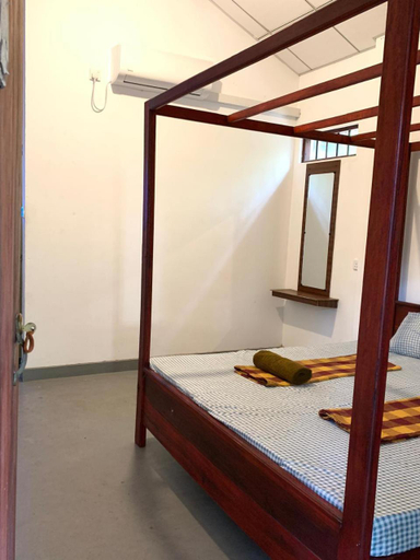 Bedroom 2, Rivinu Place Arugambay, Pothuvil