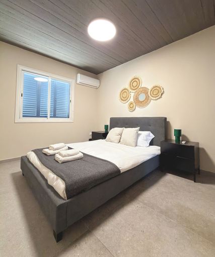 Room 4, Nicosia 2BR Apt with AC & Washer