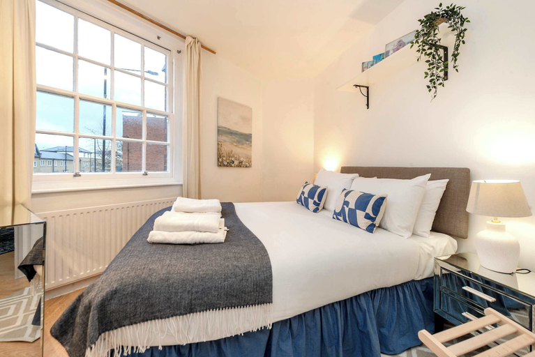 Interior 5, Stylish 2 bed - Tower Hamlets, London