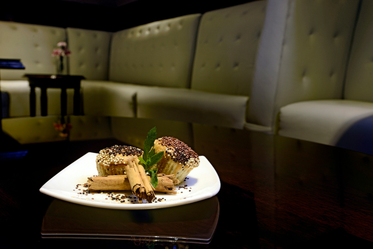 Food & Drinks 5, Ritz Apart Hotel, Pedro Domingo Murillo