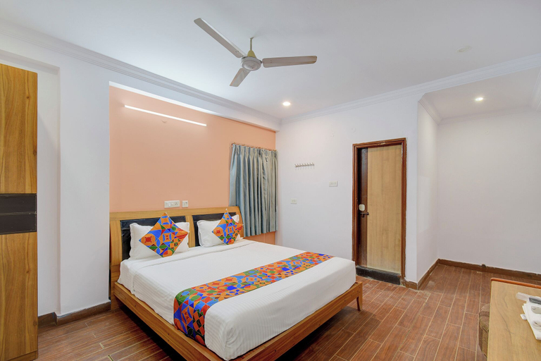 Room 5, FabHotel Prestige Lake Ridge - Nr Durgam Cheruvu Lake Front Park, Hyderabad