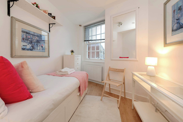 Interior 2, Stylish 2 bed - Tower Hamlets, London