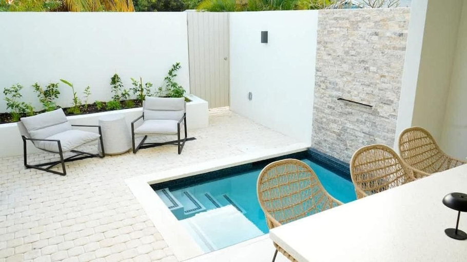 Pool, Walk to Beach New Elegant 3BR with Pool