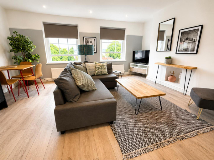 Others 4, Apartment 4 St Georges, Gloucestershire