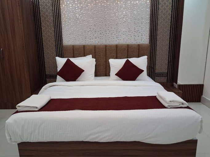 Room 2, Saffron Suites in Varanasi by SKS, Varanasi