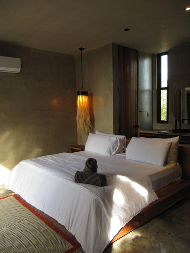 Room 3, Hotel Amadeo, Lázaro Cárdenas