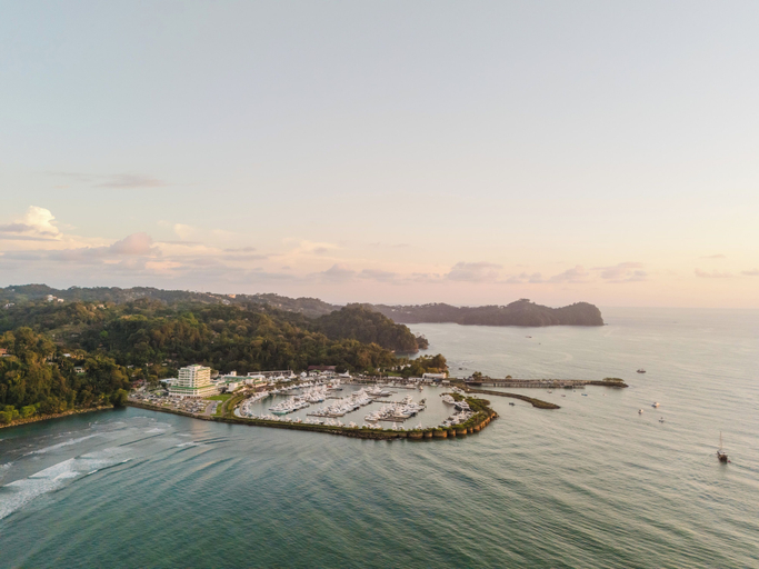 Marina 4, Discover Unparalleled Elegance at our Marina Vista Villas!, Talamanca