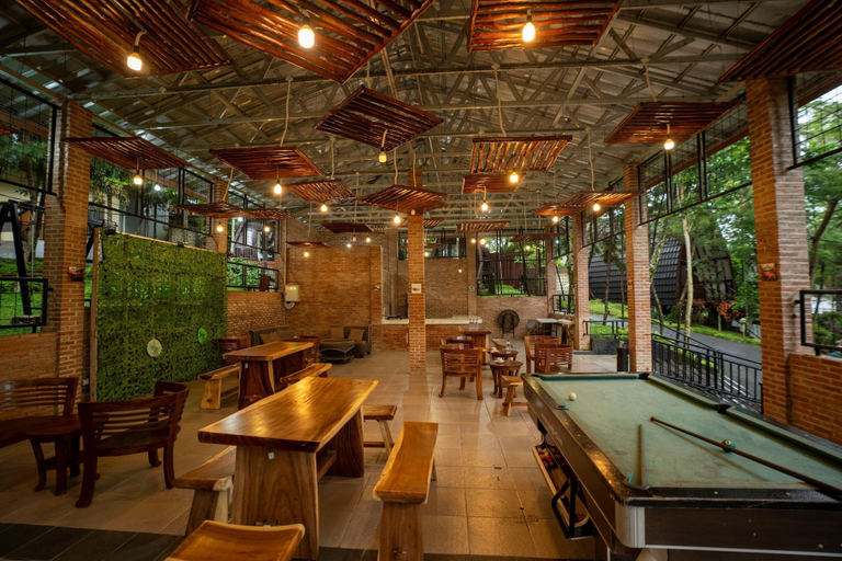 Outdoor dining, Savia Hotel & Resort Ciater, Subang