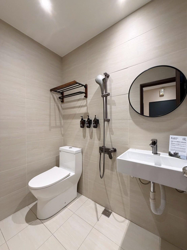 Bathroom, J-Lite Inn, New Taipei City