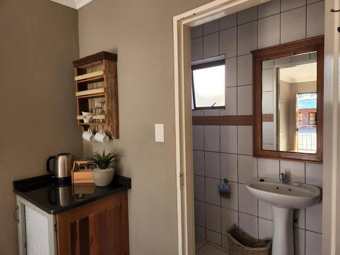 Bathroom 3, Snips Accommodation, Amajuba