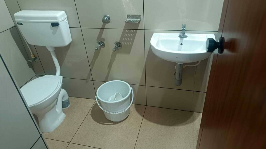 Bathroom 2, Royal Apartment Rooms Calicut, Kozhikode