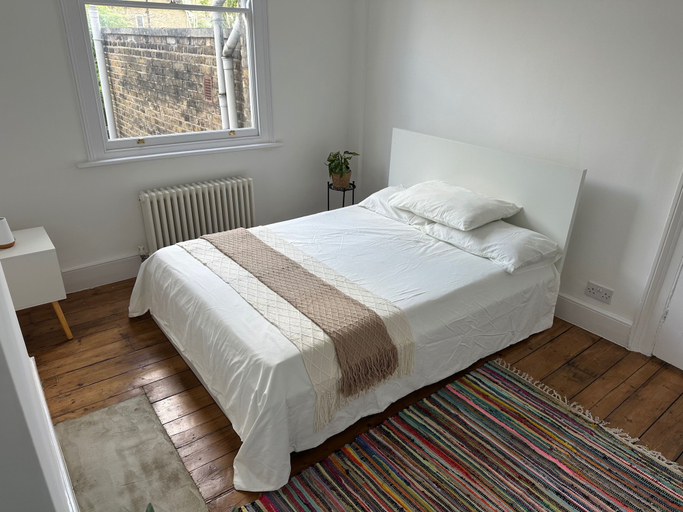 Room 3, Charming Victorian Townhouse & Garden, London
