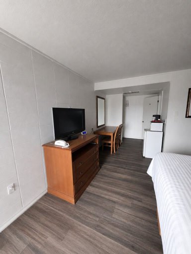 Others 2, Budget Inn Ontario, Malheur