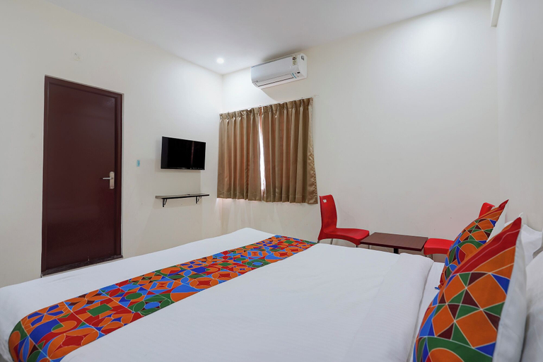 Room 3, Fabhotel Silver Leaf Grand, Bangalore