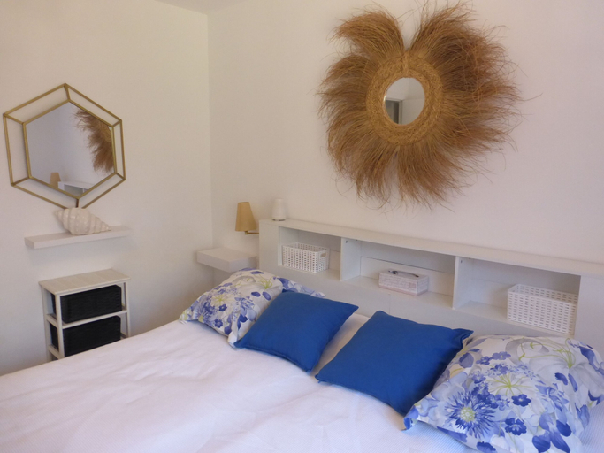 Room 5, Spacious Flat With a Garden, El Minarete, in Roquetas de Mar, Almería