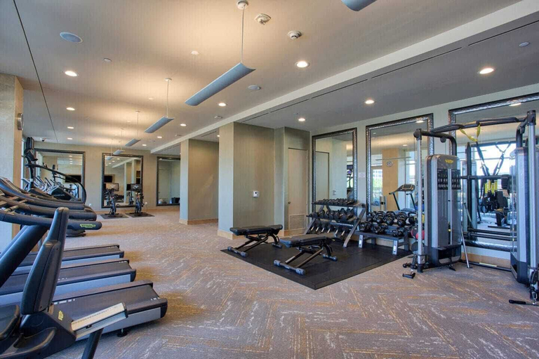 Fitness facility, Level Dallas Uptown, Dallas