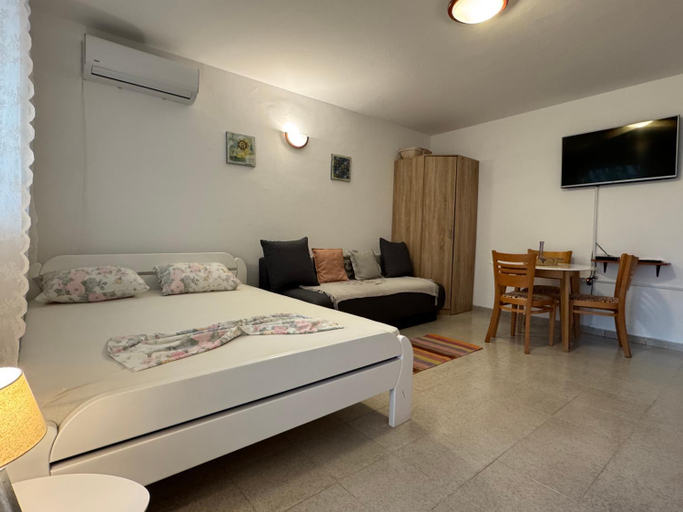 Bedroom 2, Three Palms Apartments Novakovic