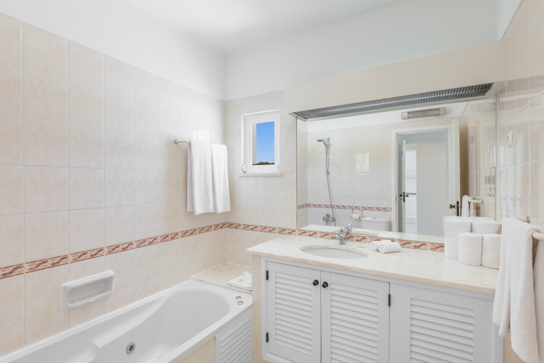 Bathroom 5, Clube Albufeira Garden Village, Albufeira