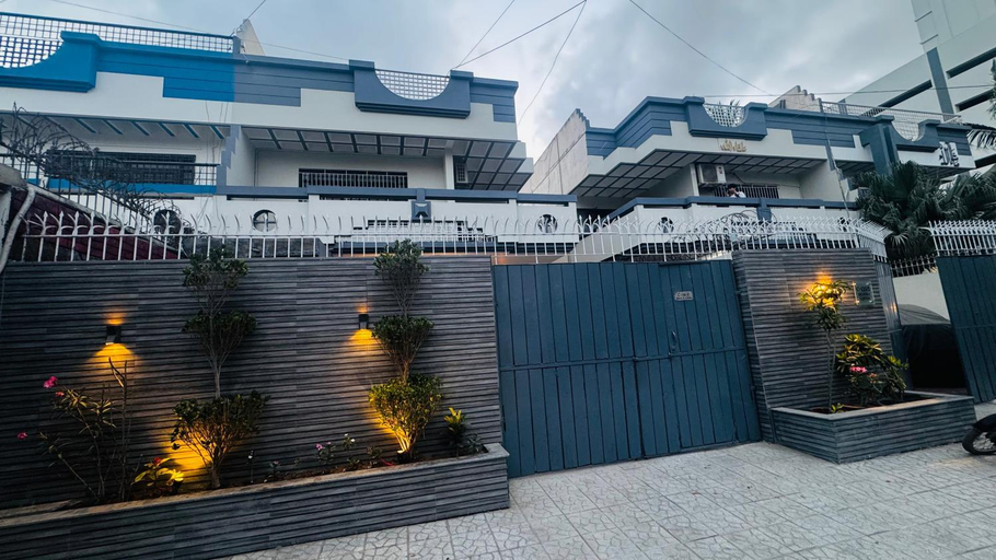 Exterior & Views