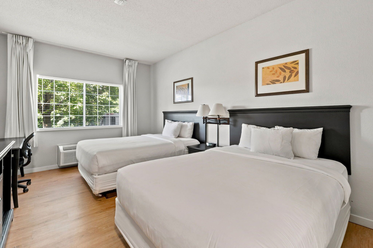 Bedroom 3, Willow Inn Suites Rochester, Olmsted
