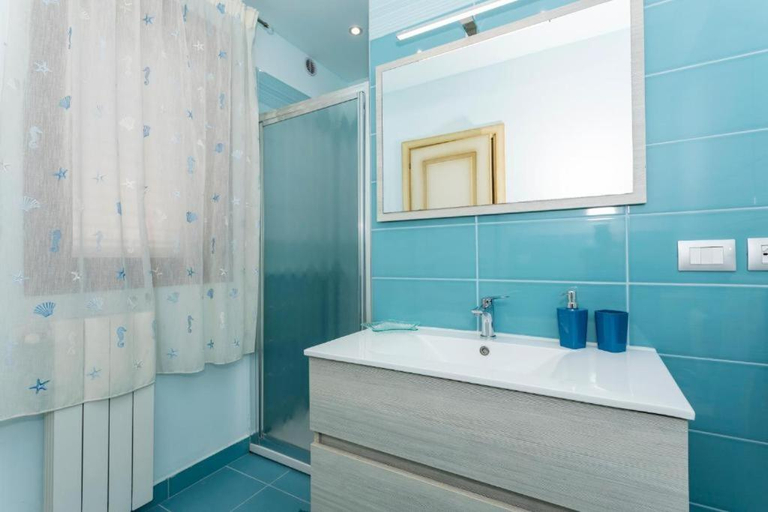 Bathroom 5, Villa Marchese, Catania