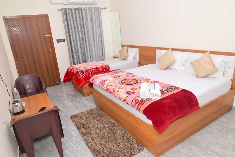 Room 2, Paramjyoti Home Stay, Faizabad