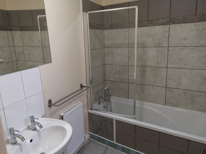 4, 3 Bed House - Sleeps 6 - Garden - Central London, London