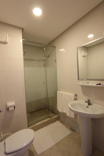 Bathroom 4, Hotel El Djenina, Tanger-Assilah