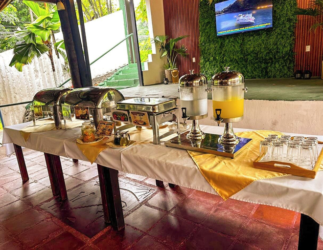 Food & Drinks 5, Tabulia Tree Hotel and Villas, Aguirre