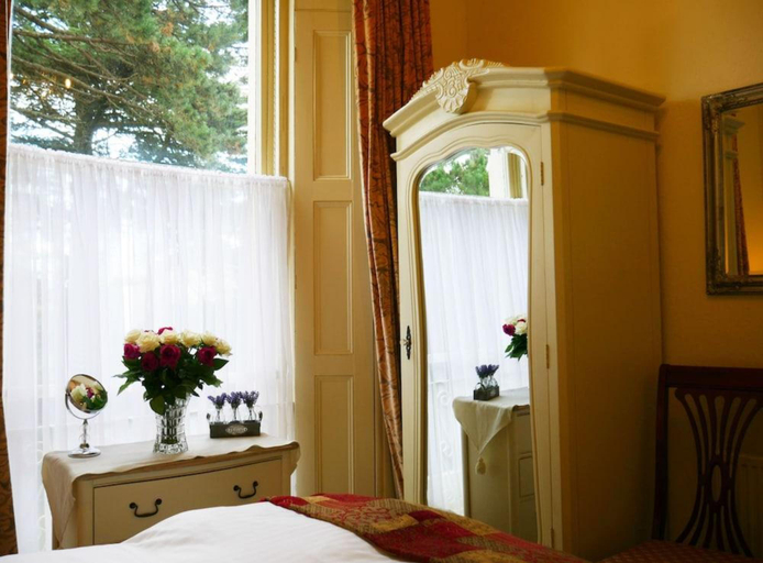 Bedroom 2, Muntham Holiday Apartments & Town House, Torbay