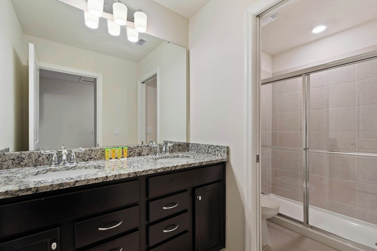 Bathroom 4, No Rear Neighbor 6br Private Home Pool Spa Disney, Polk