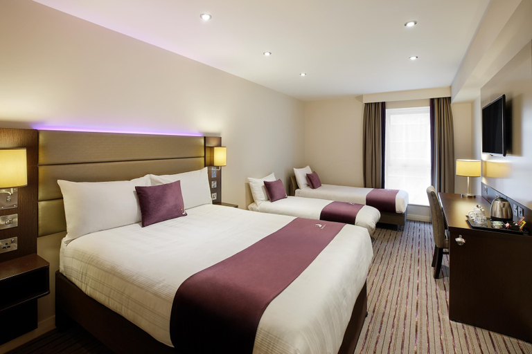 Bedroom 2, Premier Inn Worcester City Centre, Worcestershire