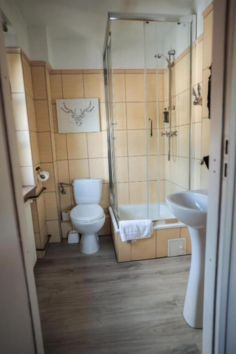 Bathroom 3, Fregata Lake Club, Świdnica