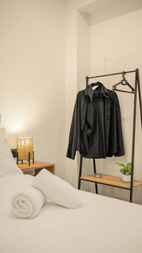 Room 5, Ormos Piraeus, Attica