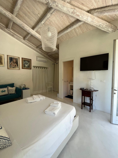 Bedroom 3, La Casa del Nespolo - Exclusive Country Suites - Seaview Pool & Self Check-in, Messina