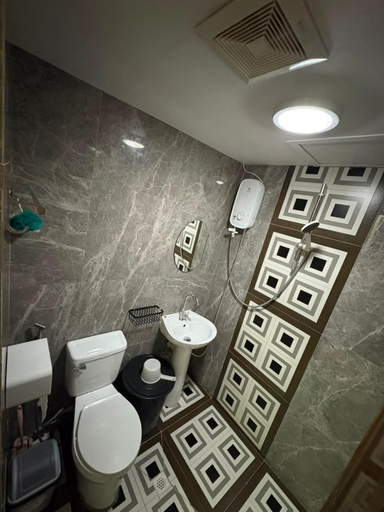 Bathroom 4, At LBS 888 Condo Unit Rental-Full Relaxing Seaview 304-10Flr, Lapu-Lapu City