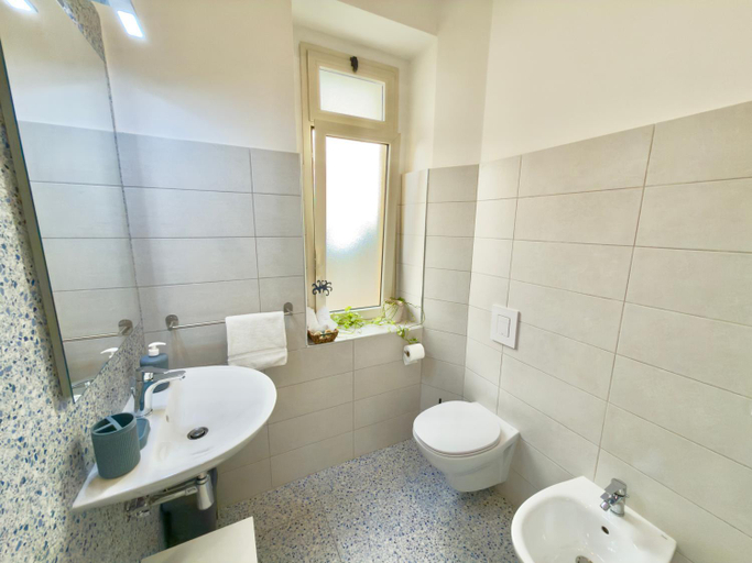 Bathroom 2, VICO 11 Gaeta - UN LETTO IDEALE, Latina