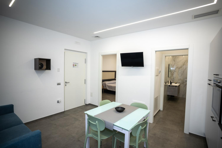 Others 5, Residence le Palme, Potenza