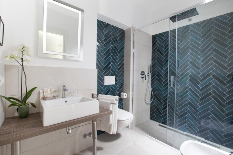 Bathroom 4, Millie's Place Sorrento, Napoli