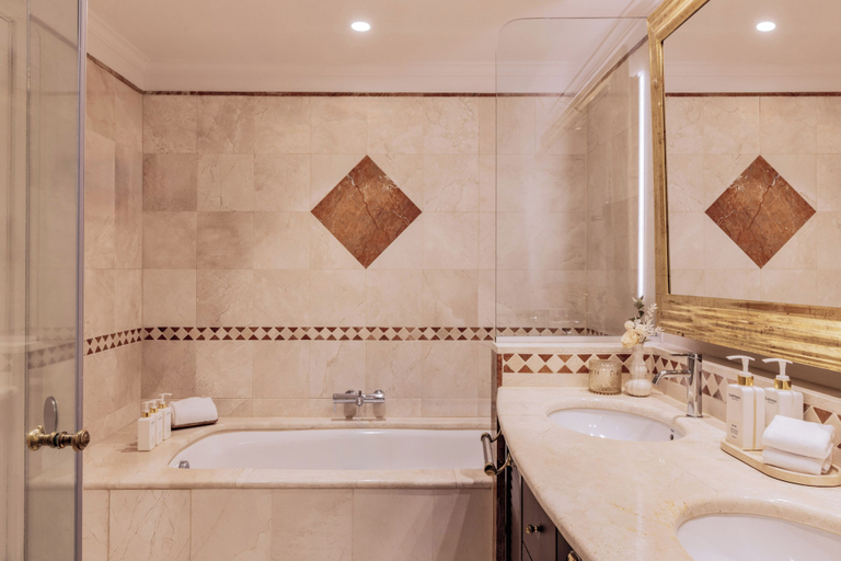 Bathroom 5, Kempinski Hotel Bahia Marbella Estepona, Málaga