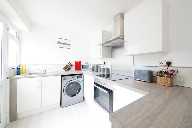 Others 5, GuestReady Modern 2BR Home by Anfield Stadium, Sefton
