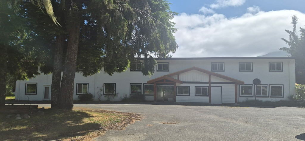 Exterior 3, Elk Valley Inn, Comox-Strathcona