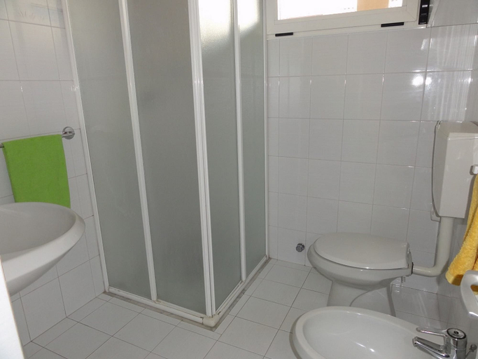 Bathroom, Bright Flat 100mt From the sea, Venezia
