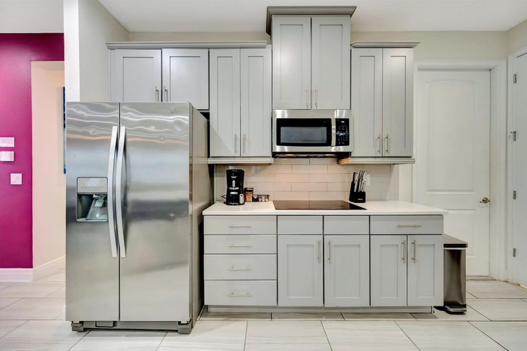 Room 5, 11br Sleeps 24 Theater Pool Spa Waterpark, Osceola