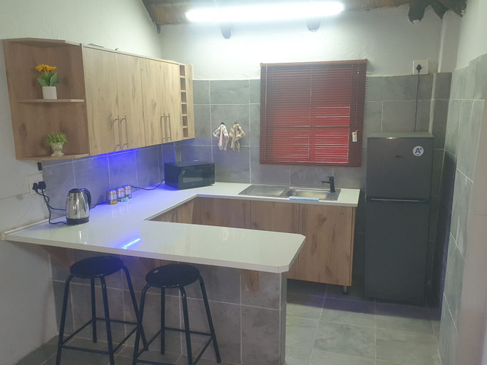 Private kitchen, Blu light lodge, West Rand