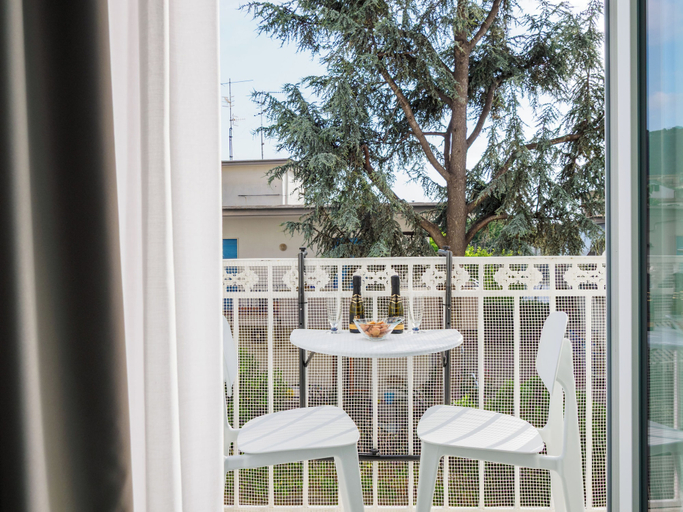Balcony 5, De Vivo Realty - Tre Colori Guesthouse, Napoli