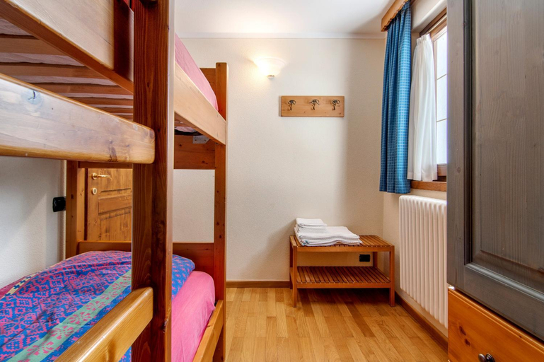 Bedroom 2, Residence Larice Bianco App n3, Sondrio